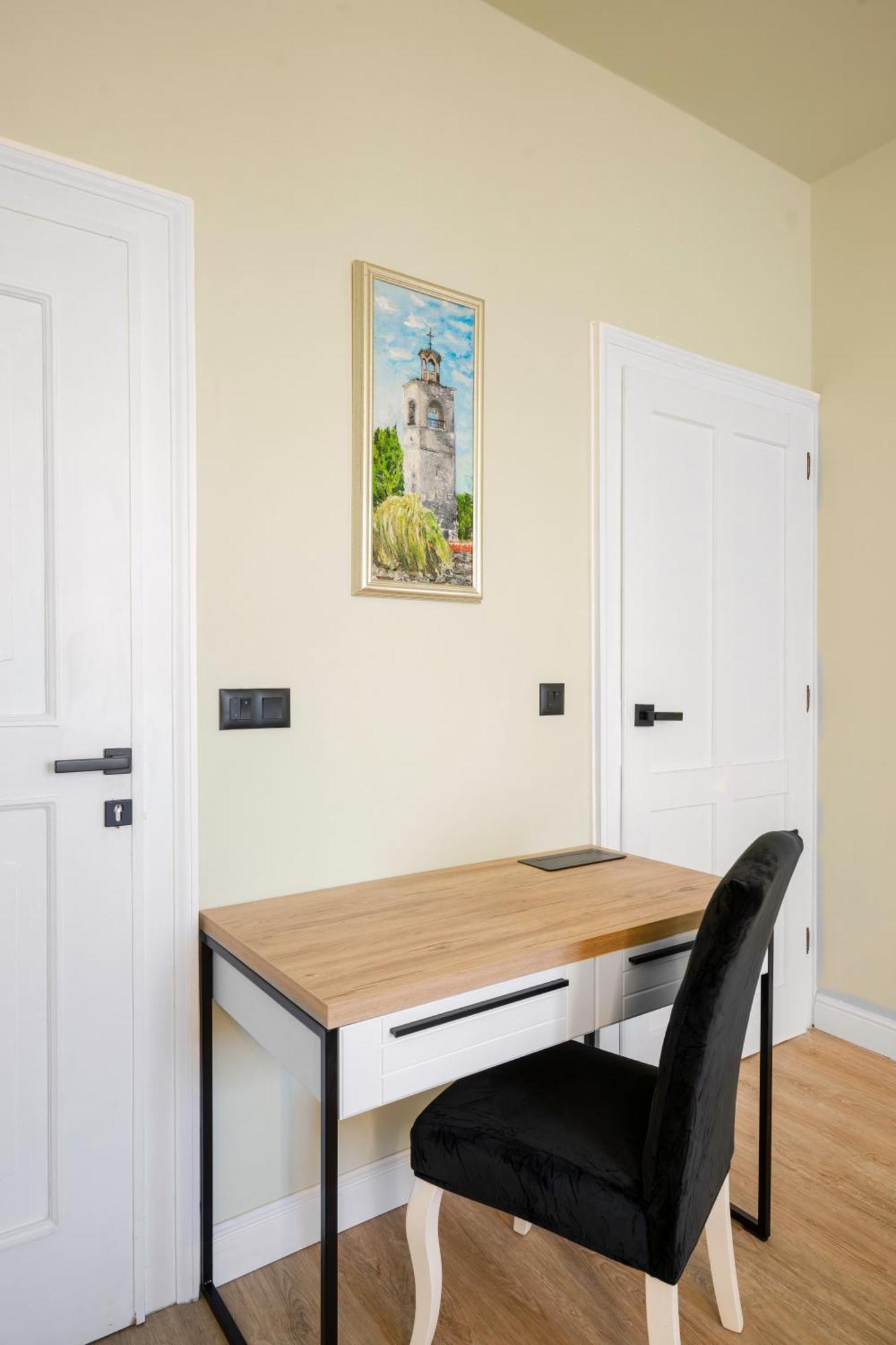 Urban Charm & Comfort - Chic 2Bd In Prime Location By Flat Mаnager Sofia Exterior foto